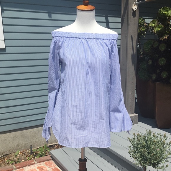 beachlunchlounge Tops - Off The Shoulder Tie Sleeve Top Size S